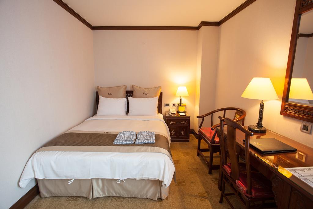 Rich Garden Hotel Тайбэй Экстерьер фото